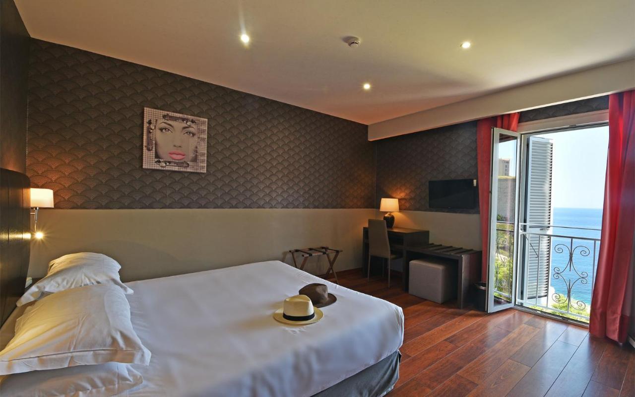 Hotel Restaurant Christophe Colomb Calvi  Exterior photo