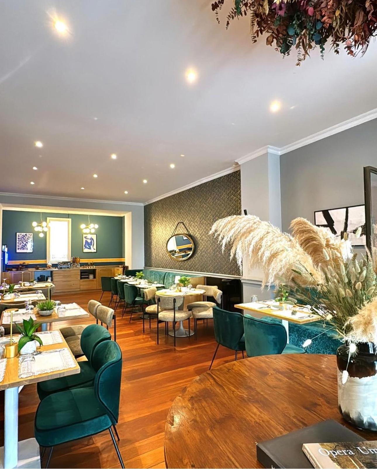 Hotel Restaurant Christophe Colomb Calvi  Exterior photo