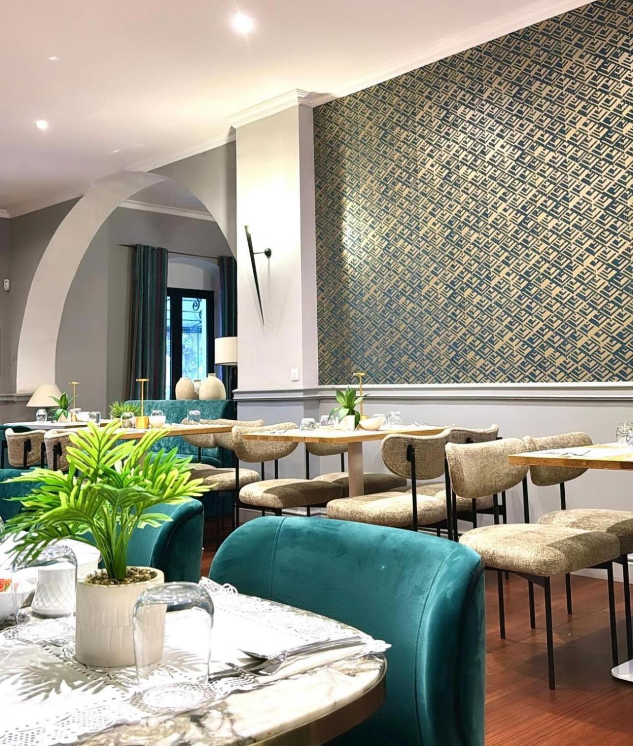 Hotel Restaurant Christophe Colomb Calvi  Exterior photo
