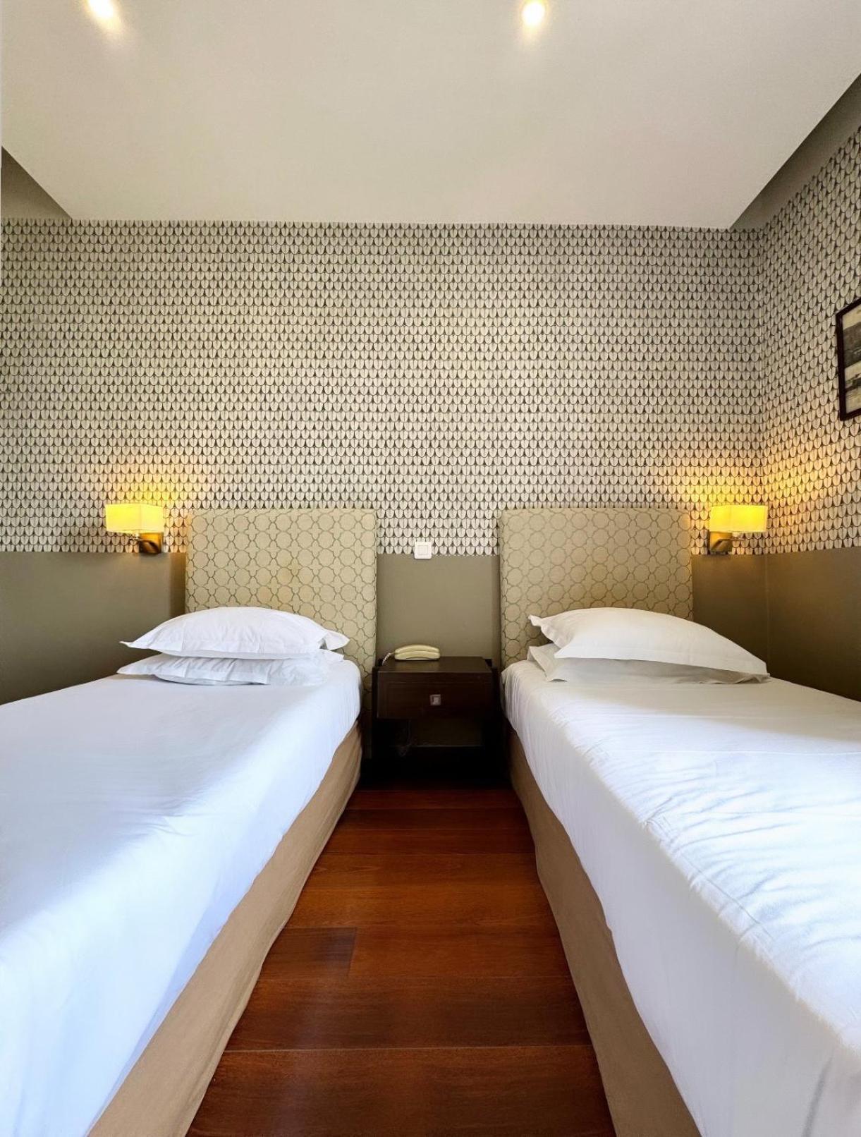 Hotel Restaurant Christophe Colomb Calvi  Room photo